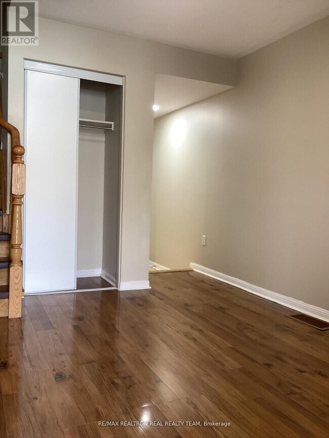 Photo - 29 Ecopark Gate