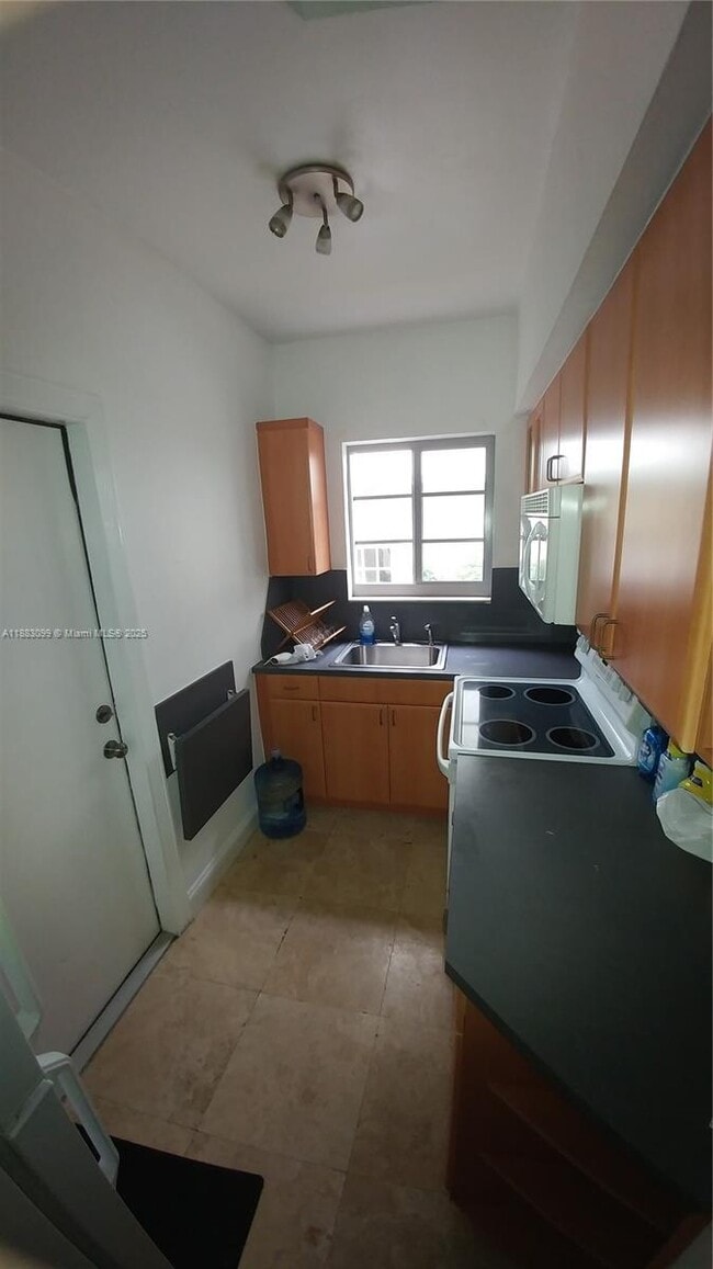 Photo - 1341 Meridian Ave Unidad 102