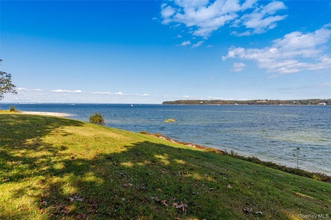 Photo - 328 Centre Island Rd