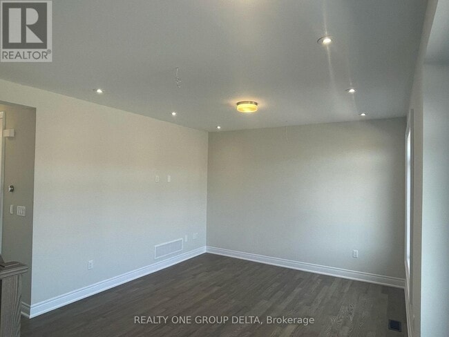 Photo - 2180 Postmaster Dr