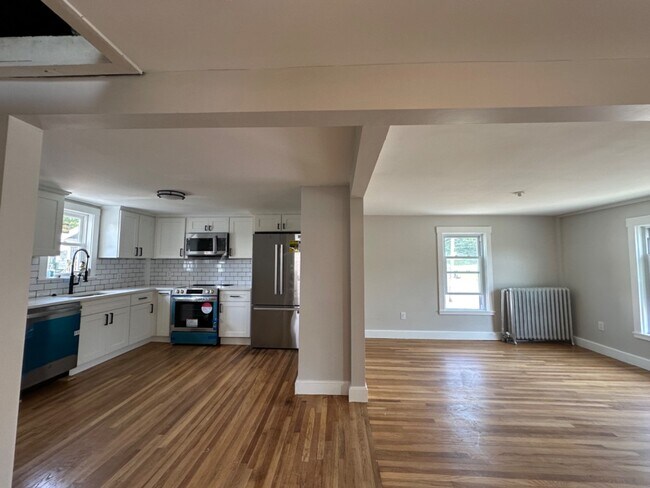 180 Pleasant St