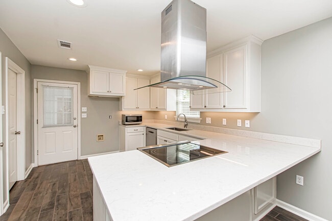 Photo - 13333 Parwood Ave