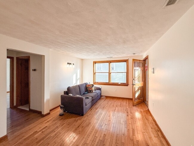 Building Photo - 202 Bremen St Unit 3
