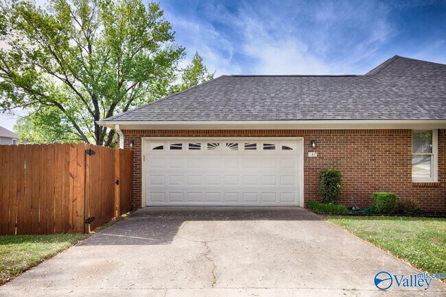 Photo - 180 Jarrett Ln