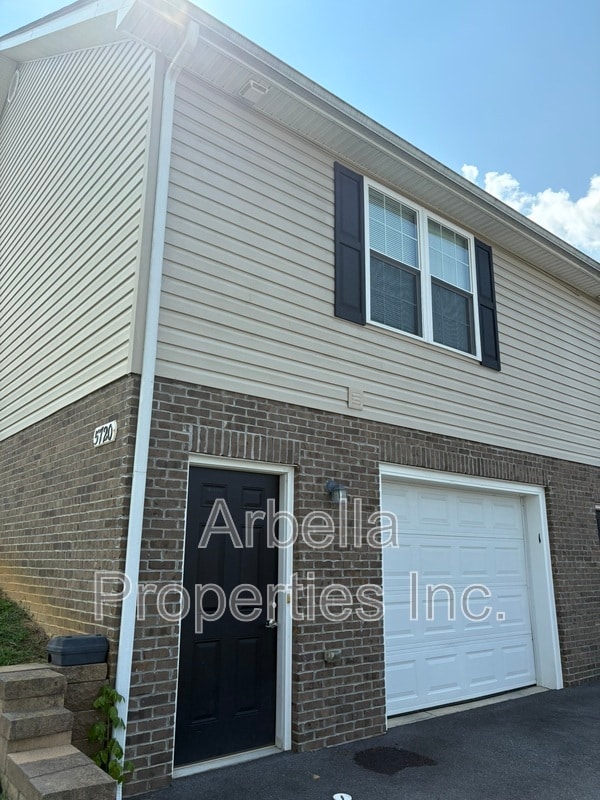 Building Photo - 5720 Hwy 11 E Unit Apt 1