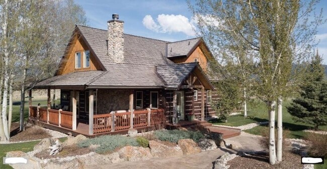 Photo - 111 Creekside Meadows Ave