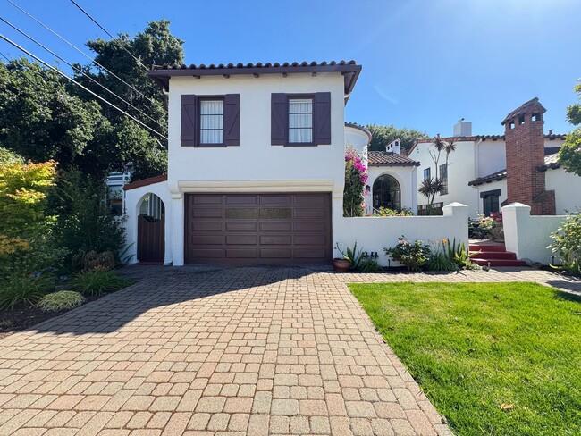 Photo - Spacious Spanish-Styled 3Bed/2Bath SFH For Rent in the Desirable City of Alameda, Ca!!!