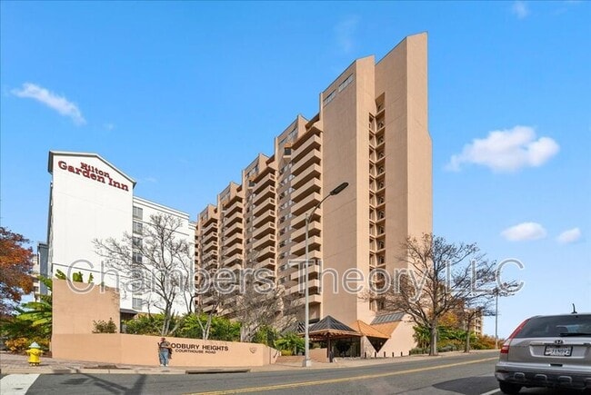 Building Photo - 1301 N Courthouse Rd Unit 1516