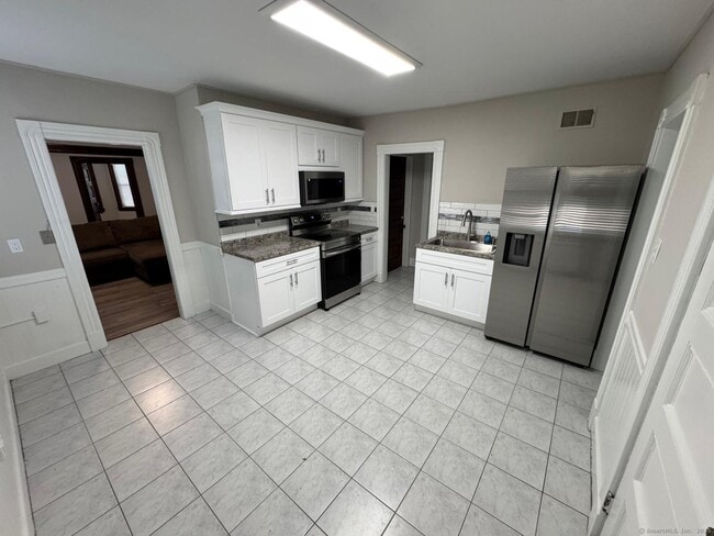 Photo - 37 New King St