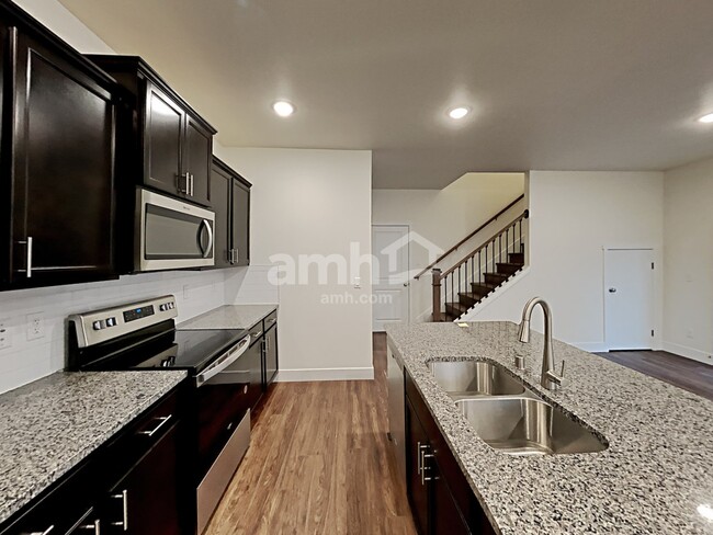 Photo - 33098 Glacier Ave SE