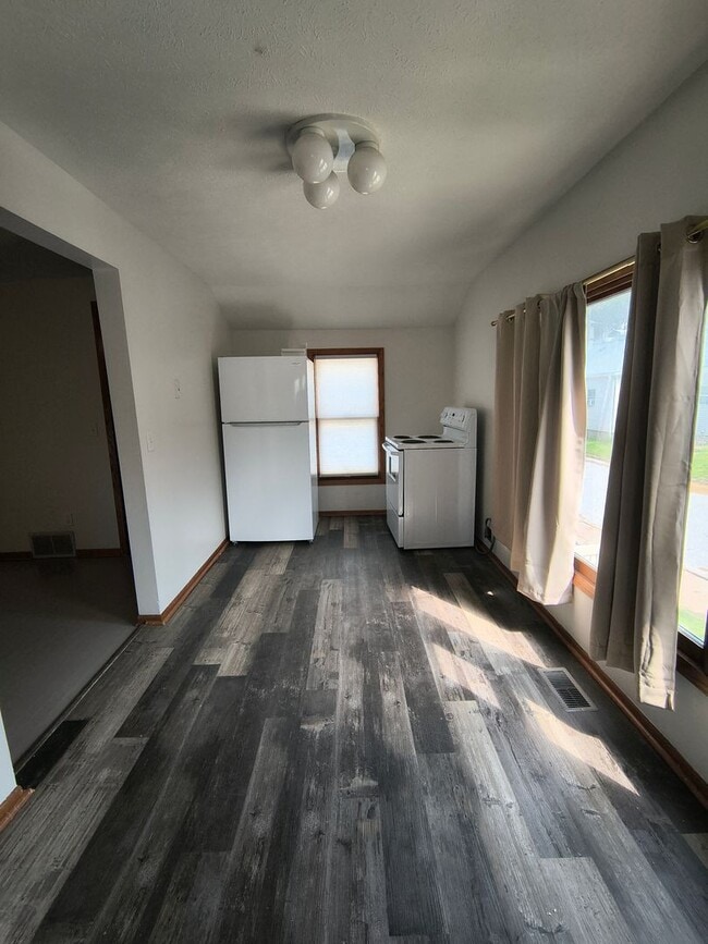 1218 Pleasant St Unit B