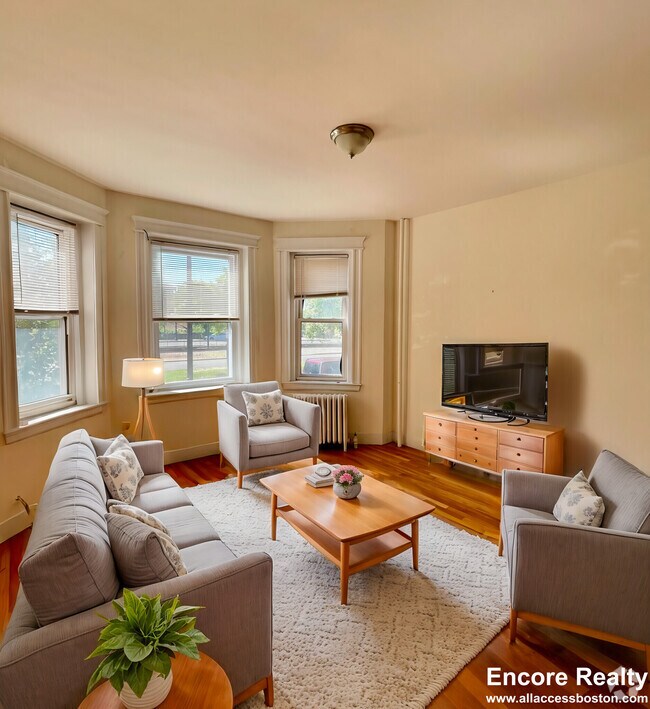 Building Photo - 1637 Commonwealth Ave Unit 2 Rental