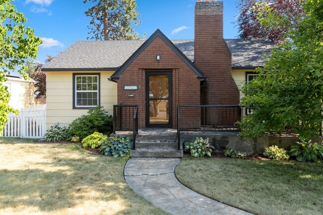 Building Photo - 2527 W Walton Ave Rental