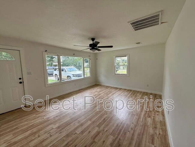 Photo - 1802 Henry St