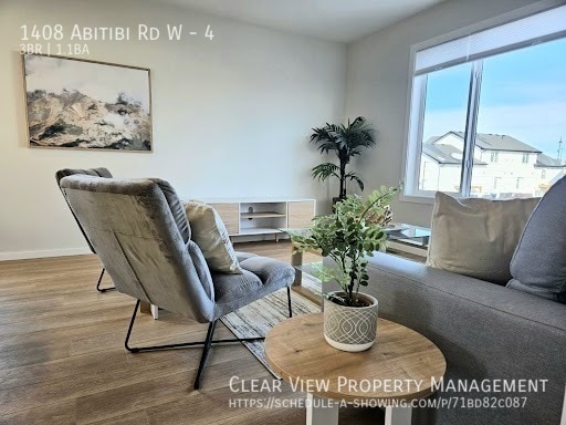 Photo - Beautiful 3 bedroom townhouse in Gary Station! ?