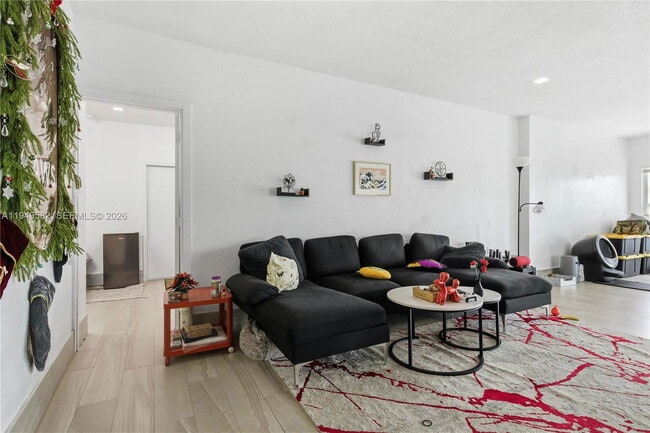 Photo - 5737 SW 6th St