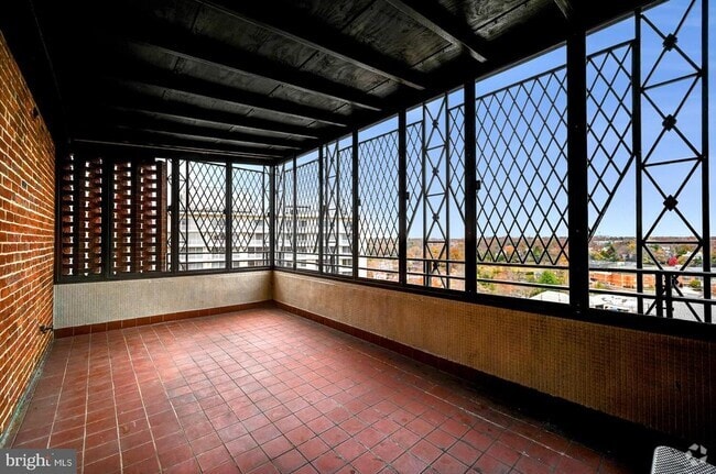 Building Photo - 116 W University Pkwy Unit PH2 Rental