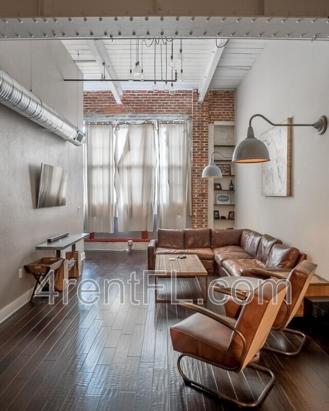 Photo - 1501 W Horatio St Unit #107