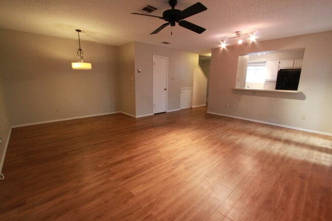 Photo - 2 Bedroom, 1.5 Bath Condo in Northwest Hills Near Far West Blvd