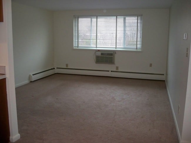 Photo - Emmett Street Apartments