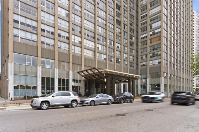 Building Photo - 655 W Irving Park Rd Unit # 03106