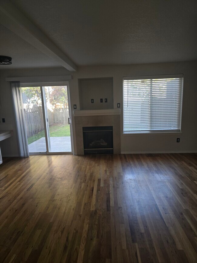 Photo - 222 W Hereford St