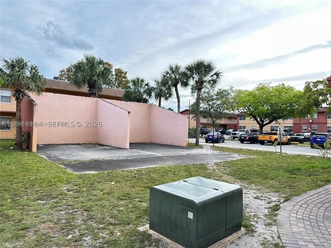 Building Photo - 101 NE 41st St Unit G116