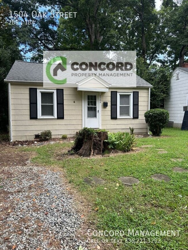 Building Photo - 1504 Oak St Rental