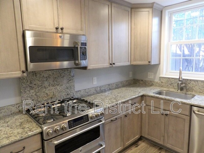 Photo - 231 14th St NE