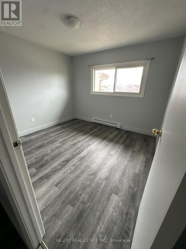 Photo - 9 Lowndes Ave Unit 11