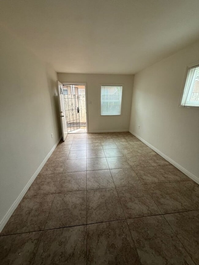 Photo - 3354-56 Luna Ave Unidad 3354