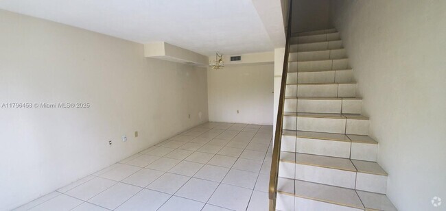 Building Photo - 465 Swallow Dr Unit 9 Rental
