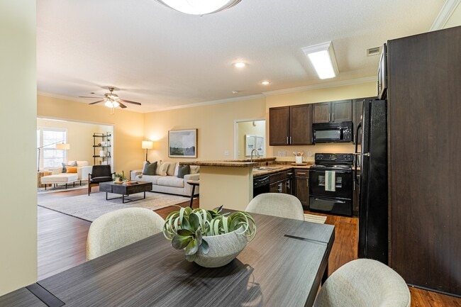 Photo - Hawthorne Crestview