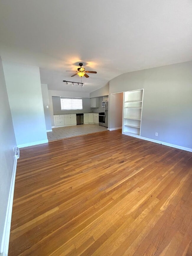 Photo - 2415 Castle Dr