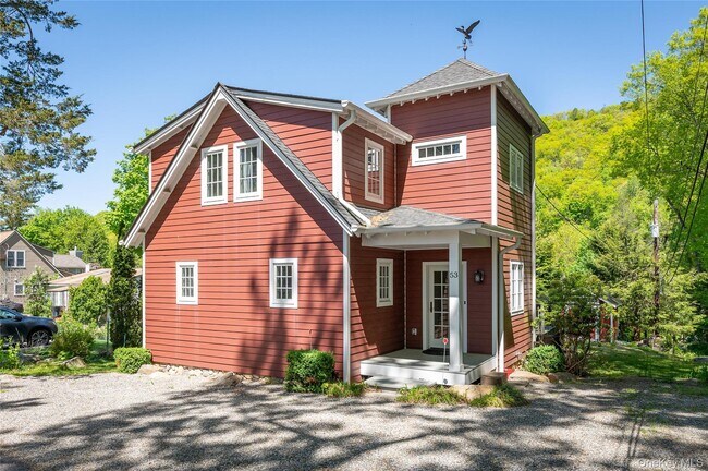 53 Cove Rd