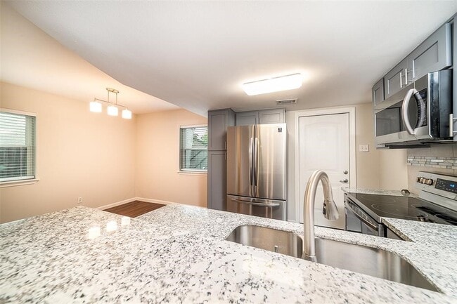 Photo - 2614 Cleburne St