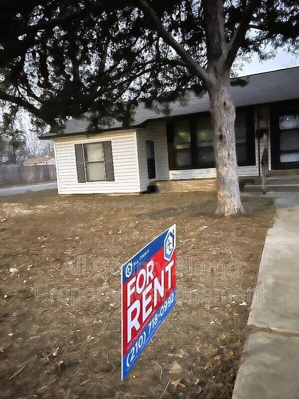 Photo - 301 Aero Ave