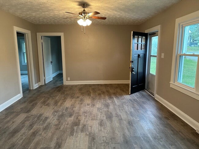 Front door to living room - 220 Lake St