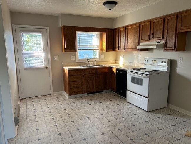 Photo - 313 Emily Ln