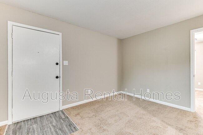 Photo - 325B Verdery Dr