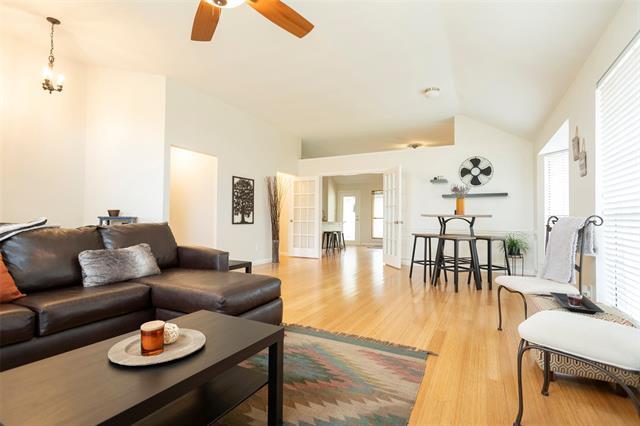 Photo - 1040 Monarch Dr