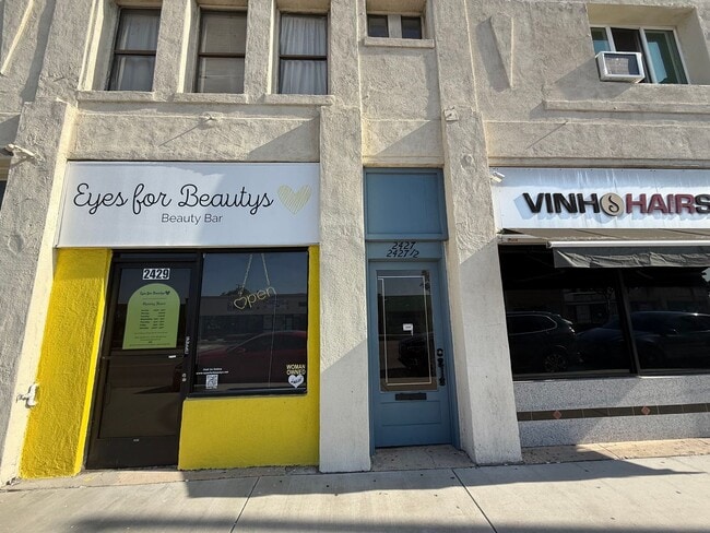 Building Photo - Charming Apartment on West Valley Boulevard – Your Ideal LA Home Unit 2427