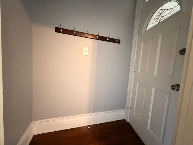 Photo - 1471 W Erie St Unit Apt 1