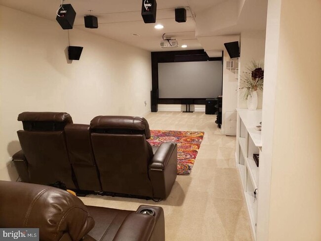 Photo - 323 W Boulder Dr