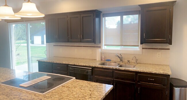 Photo - 8071 Emery Rd