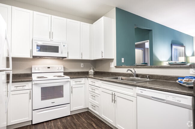 2BR, 2BA - Biscay - Watermark Place