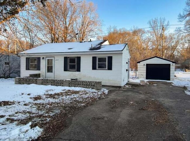 Building Photo - 6907 52nd Ave N