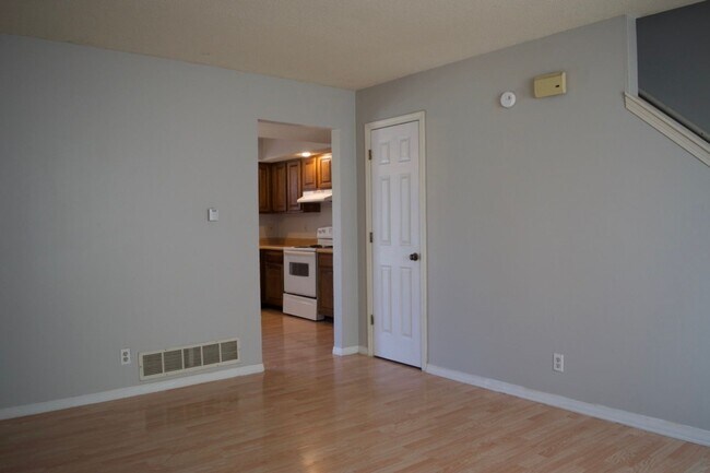 Photo - Affordable 3 Bedroom Duplex, SW Columbia!