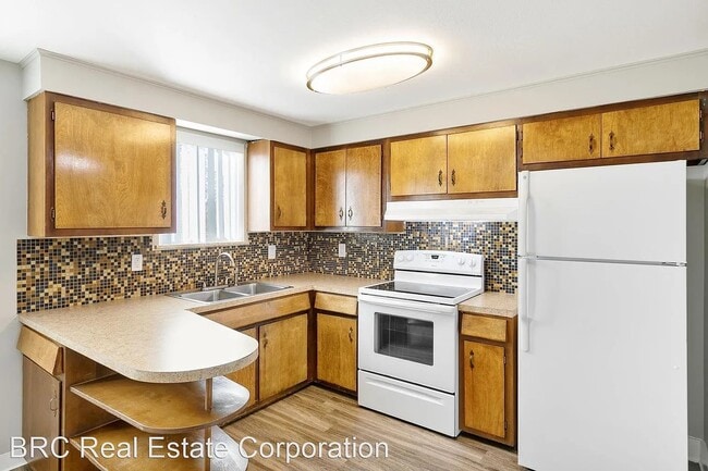 COTTONWOOD APARTMENTS