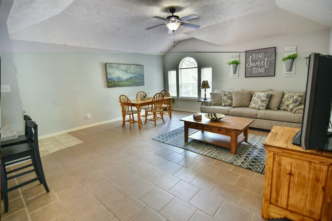 Photo - 2324 Sheridan St Unidad B